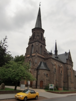 Hückelhoven : Haagstraße, Evangelische Pfarrkirche Hückelhoven, Neugotische Backstein-Hallenkirche